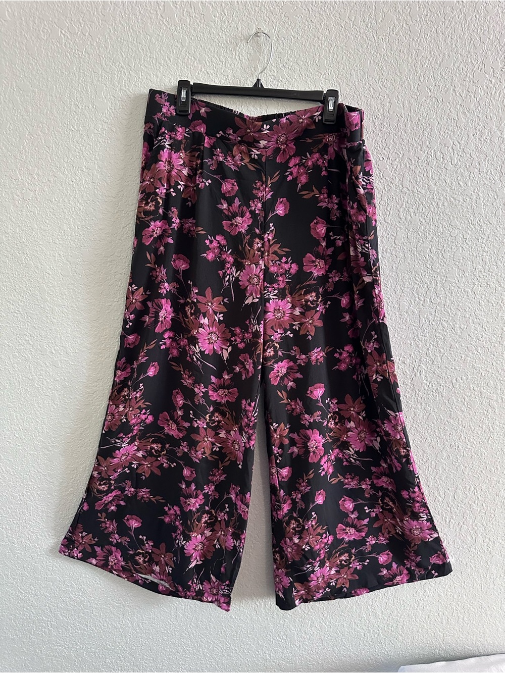 NWT Torrid Pull-On Challis Wide Leg Pants High Rise Floral Black Pink 2x Short